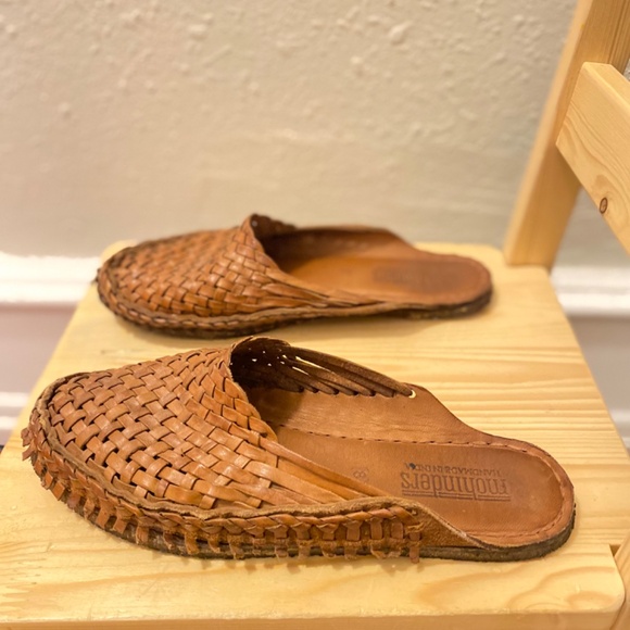 Mohinders handmade slip on sandles - Picture 3 of 4